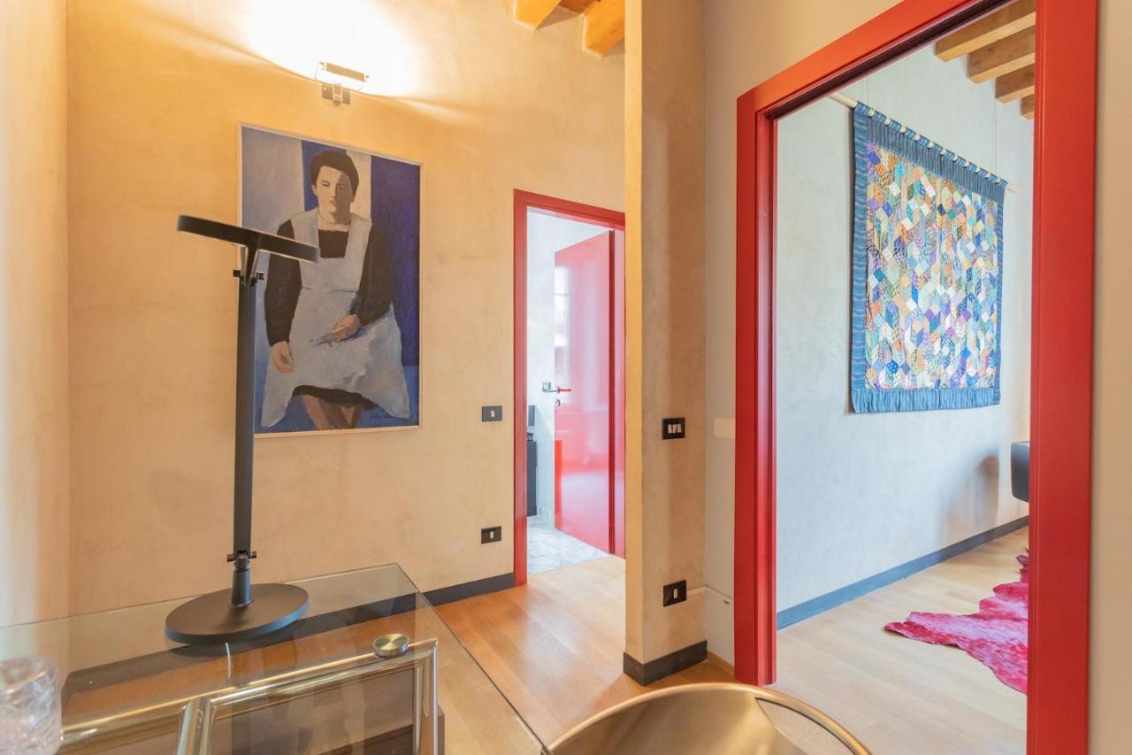 Night At The Museum - Free Parking By Rent All Como Bagian luar foto